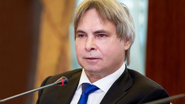 V.Chamek 2021.jpg